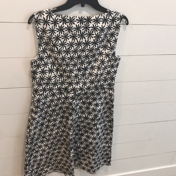 Classic Spense Dress - Picture 6 of 6